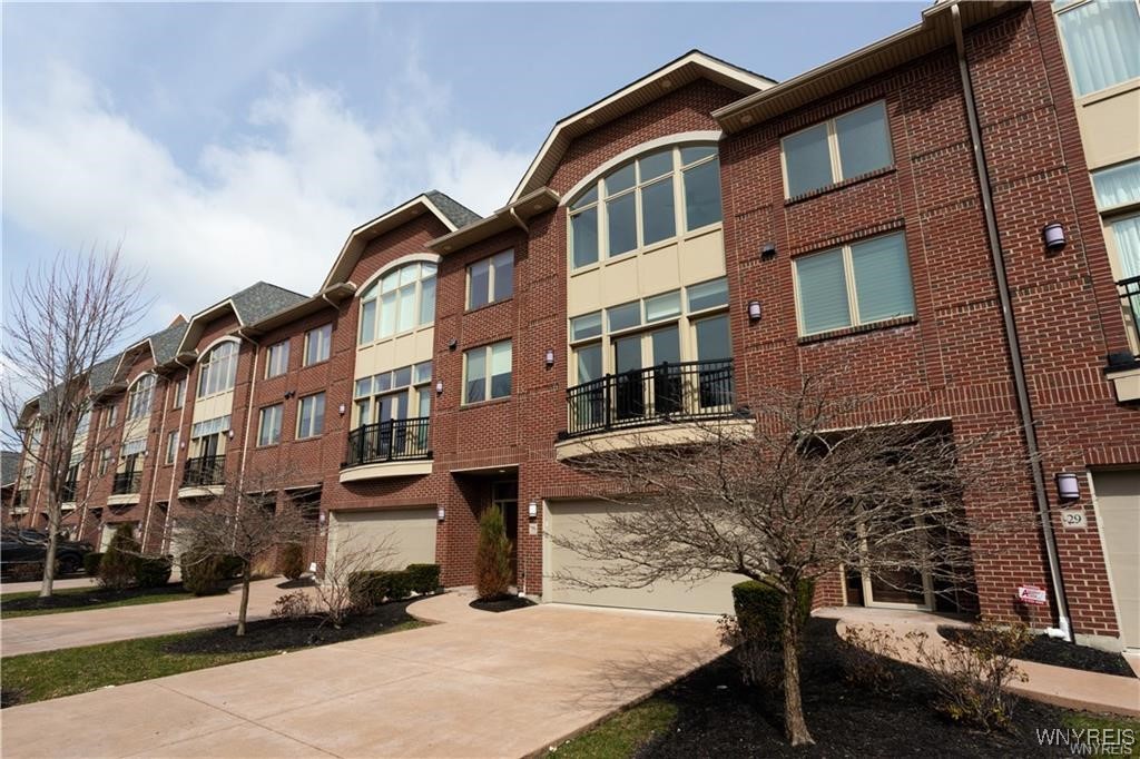 photo : 35 Ojibwa Circle, Buffalo NY 14202