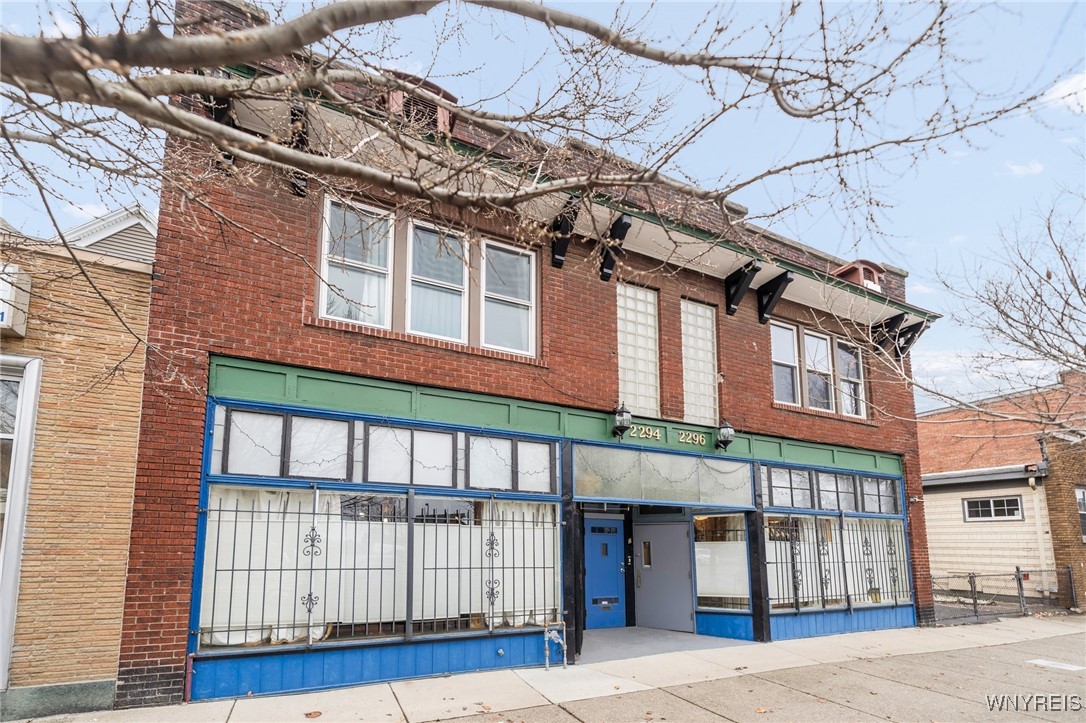 photo : 2294 Main Street, Buffalo NY 14214