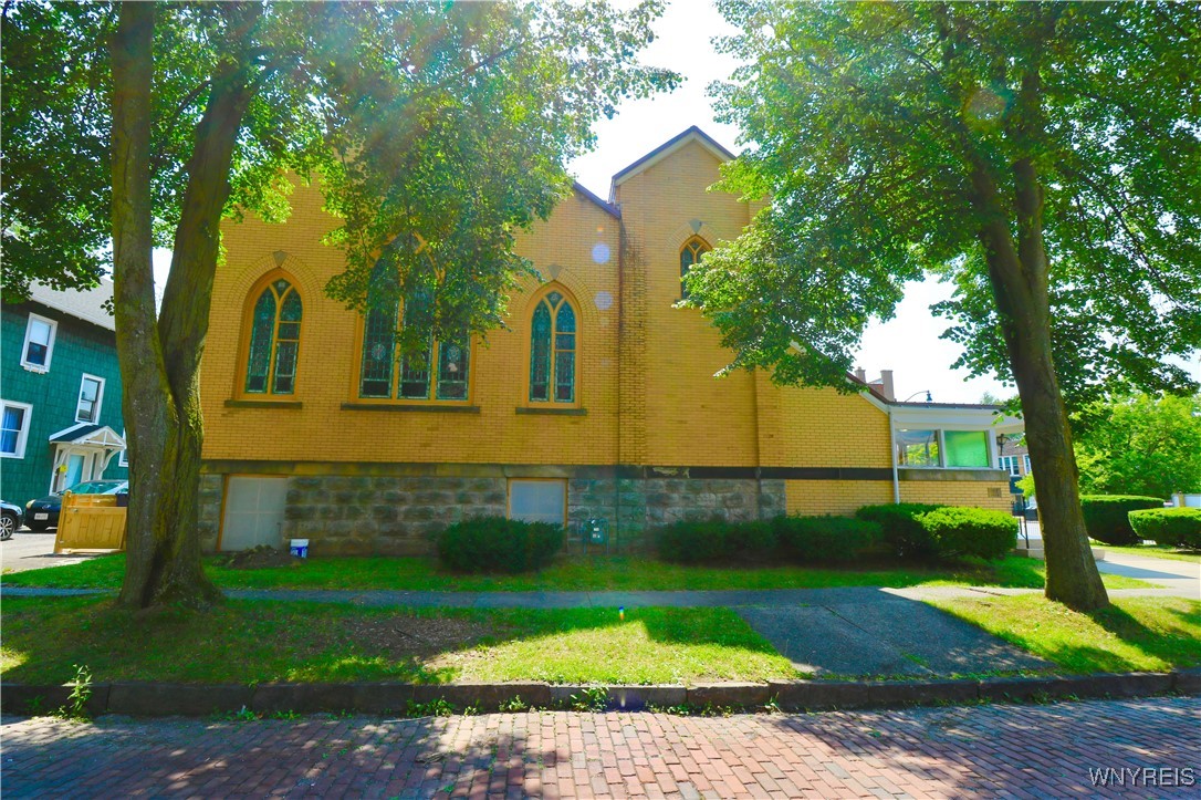 photo 1 : 3189 Main Street, Buffalo NY 14214