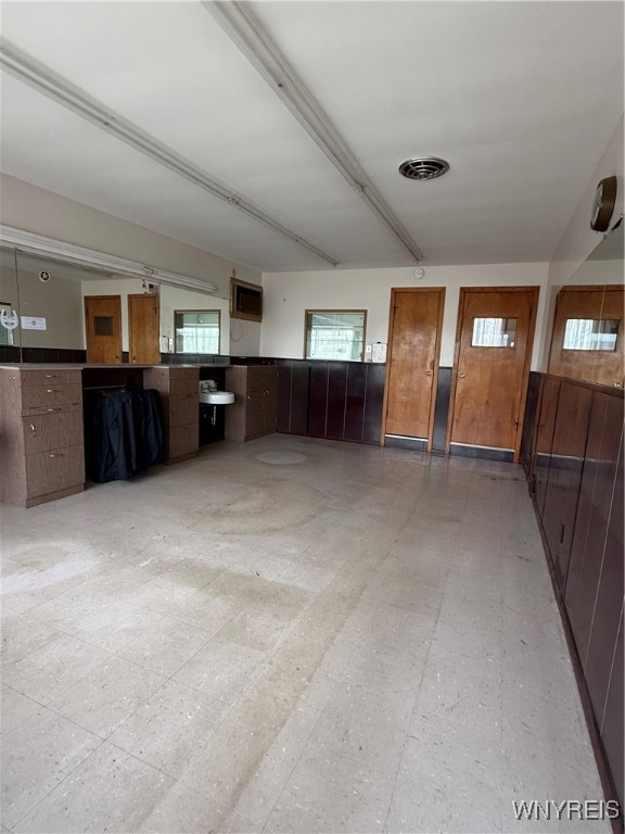 photo 3 : 2391 William Street, Cheektowaga NY 14206