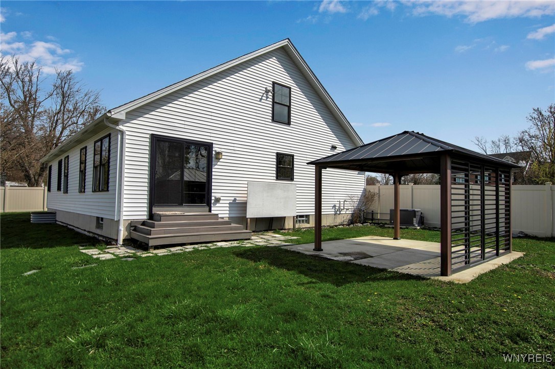photo 4 : 6 Rolling Woods Lane, West Seneca NY 14224