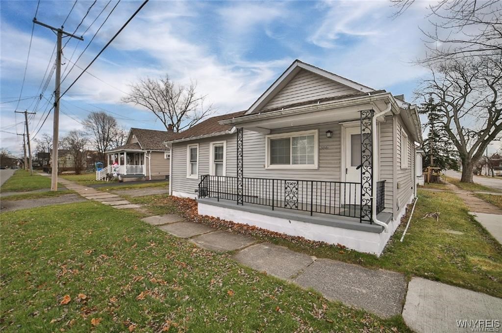 photo undefined: 1001 Garden Avenue, Niagara Falls NY 14305