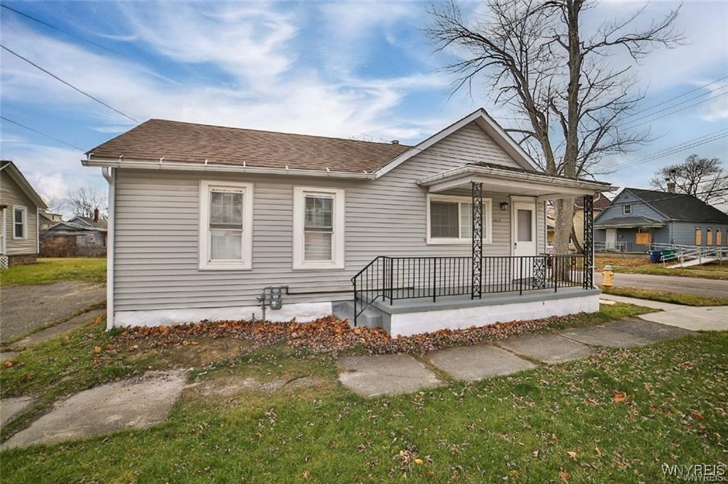 photo dnKvNEeR: 1001 Garden Avenue, Niagara Falls NY 14305