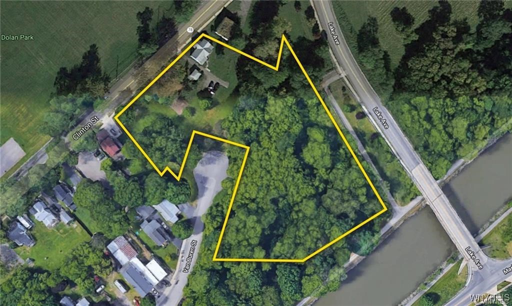 photo 1 : 82 Lake Avenue, Lockport City NY 14094