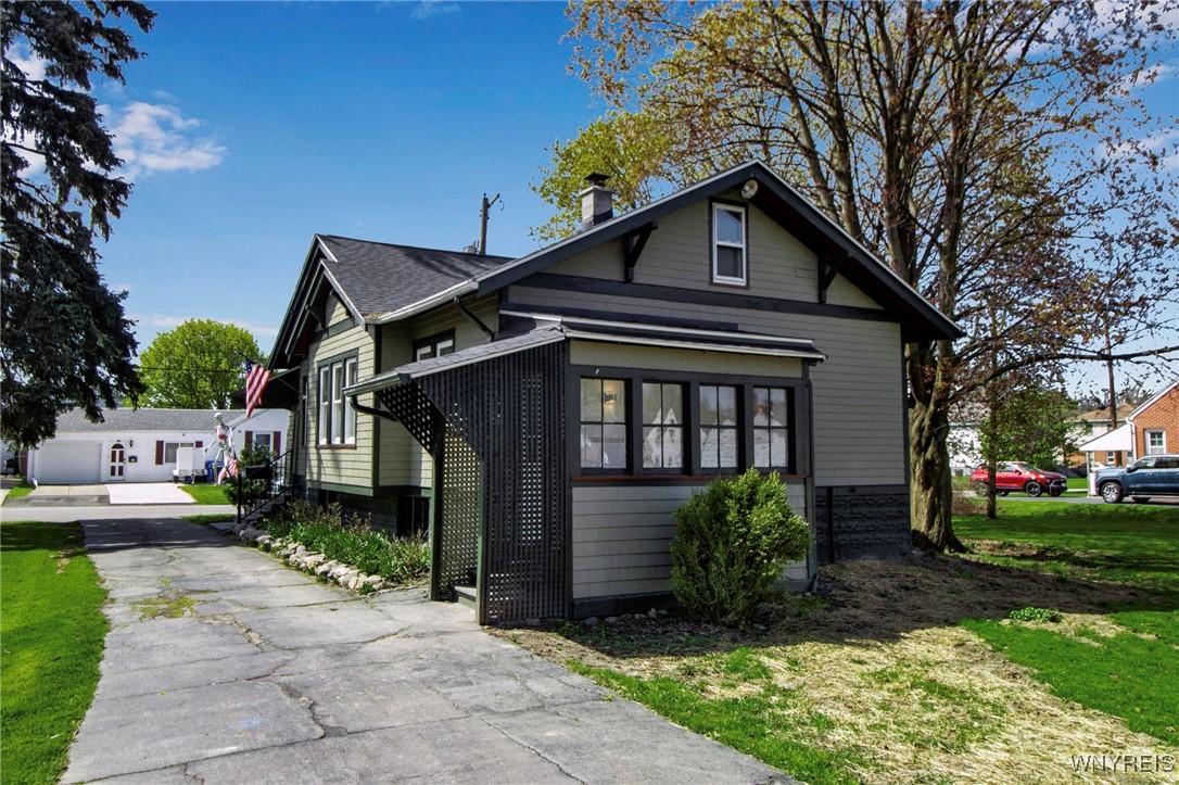 photo 2 : 80 Innes Road, West Seneca NY 14224
