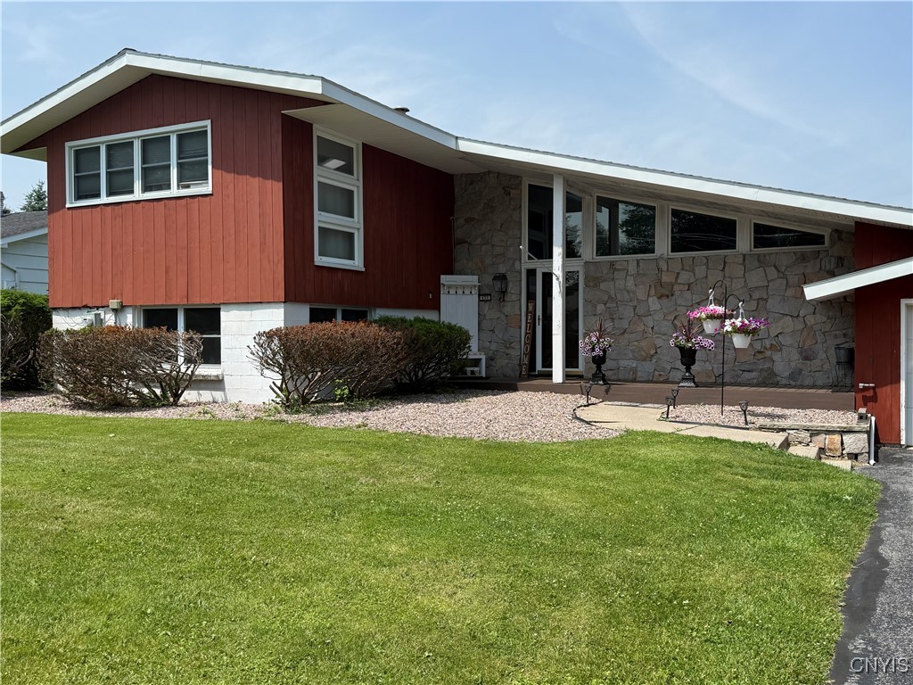 photo YdzOsuRGkZQk: 450 Harris Drive, Watertown City NY 13601