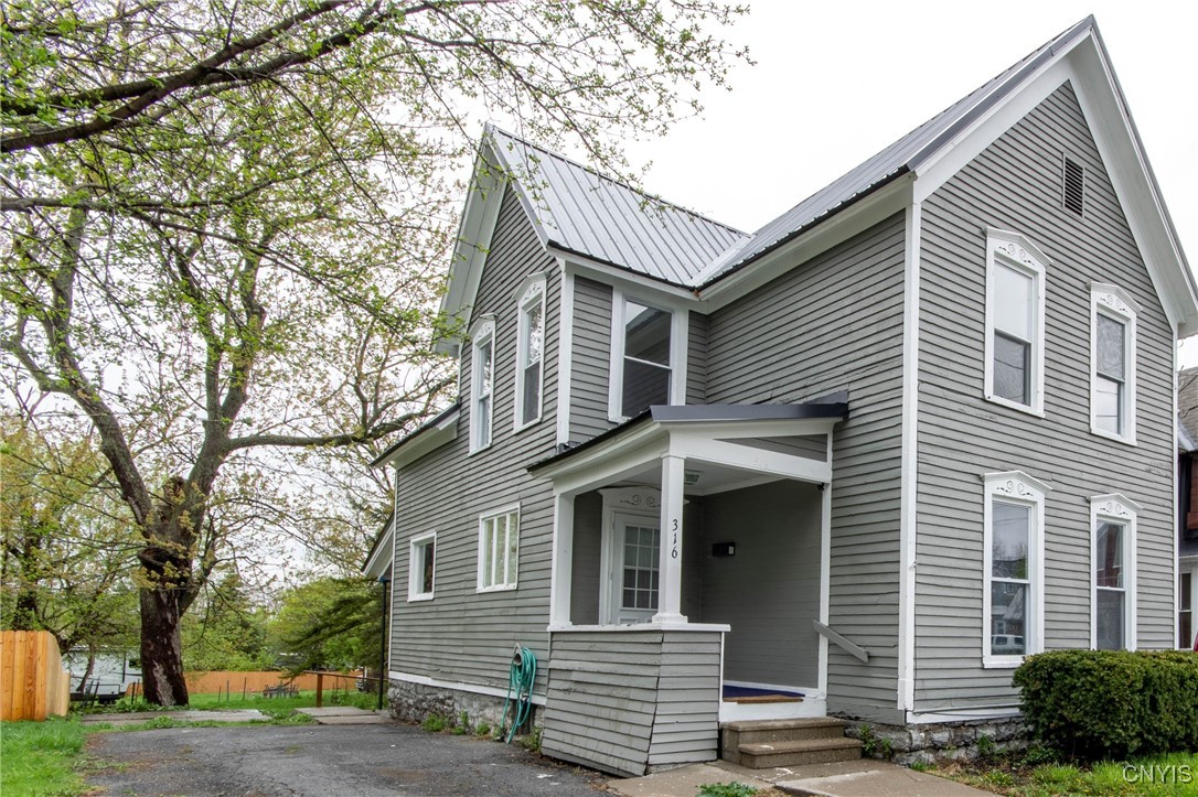 photo 1 : 316 South Meadow Street, Watertown City NY 13601