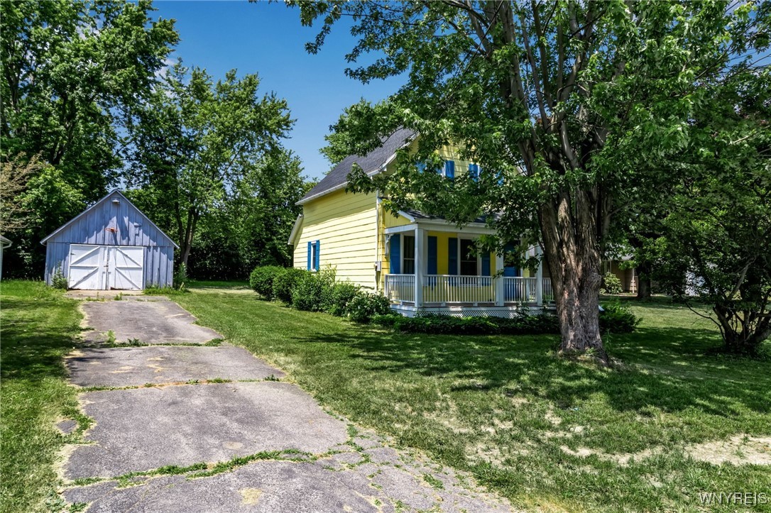 photo undefined: 6084 Versailles Road, Hamburg NY 14085
