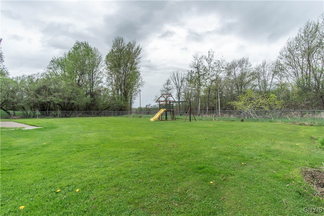 photo giqPvOZQzHiTH89EtgfRyjS-iTm1aVwYv5sqExamPc: 19356 Woodside Drive, Watertown Town NY 13601