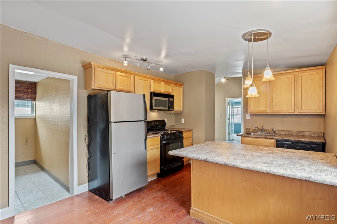 photo 3 : 220 Clover Place, Cheektowaga NY 14225