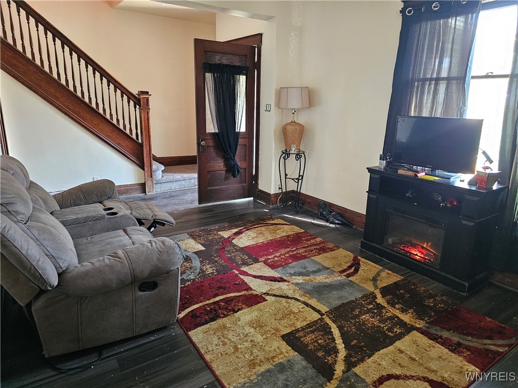 photo 3 : 2456 Ontario Avenue, Niagara Falls NY 14305