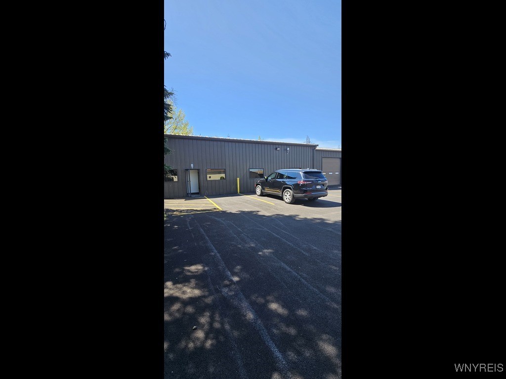 photo vMpxjepRy3CGqlHp19cRHhvIhvk8: 238 Lein Road, West Seneca NY 14224