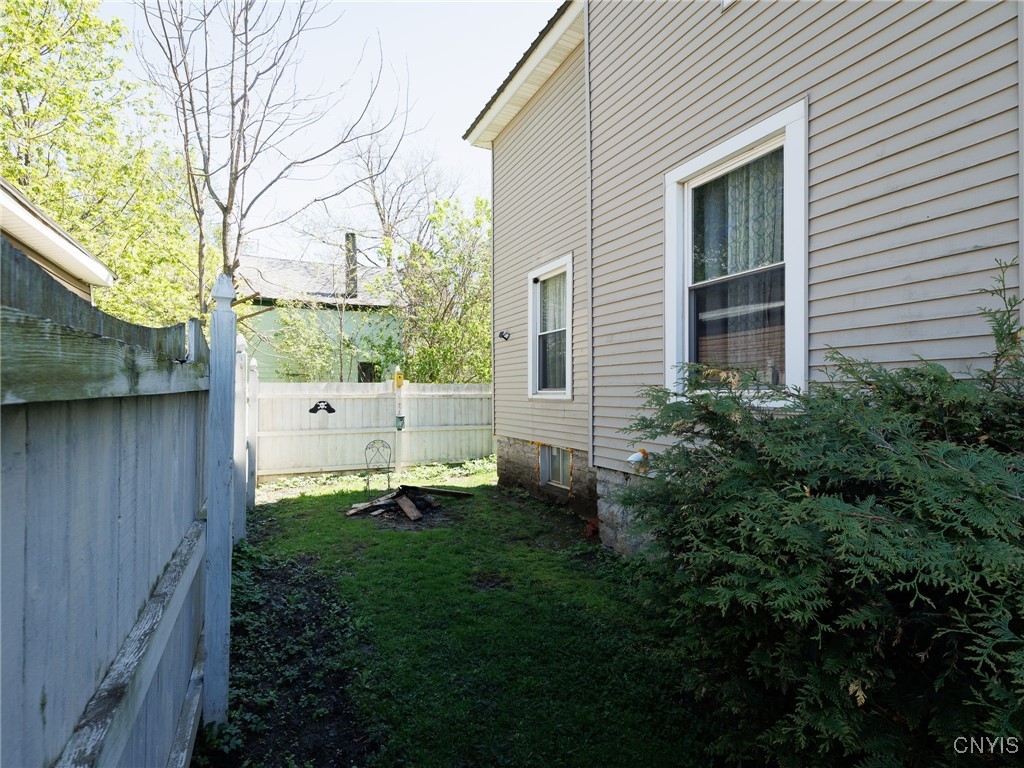 photo bALKUFPzDG7nRE: 711 Cadwell Street, Watertown City NY 13601