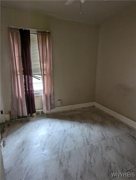 photo 3 : 1706 Niagara Street, Niagara Falls NY 14303
