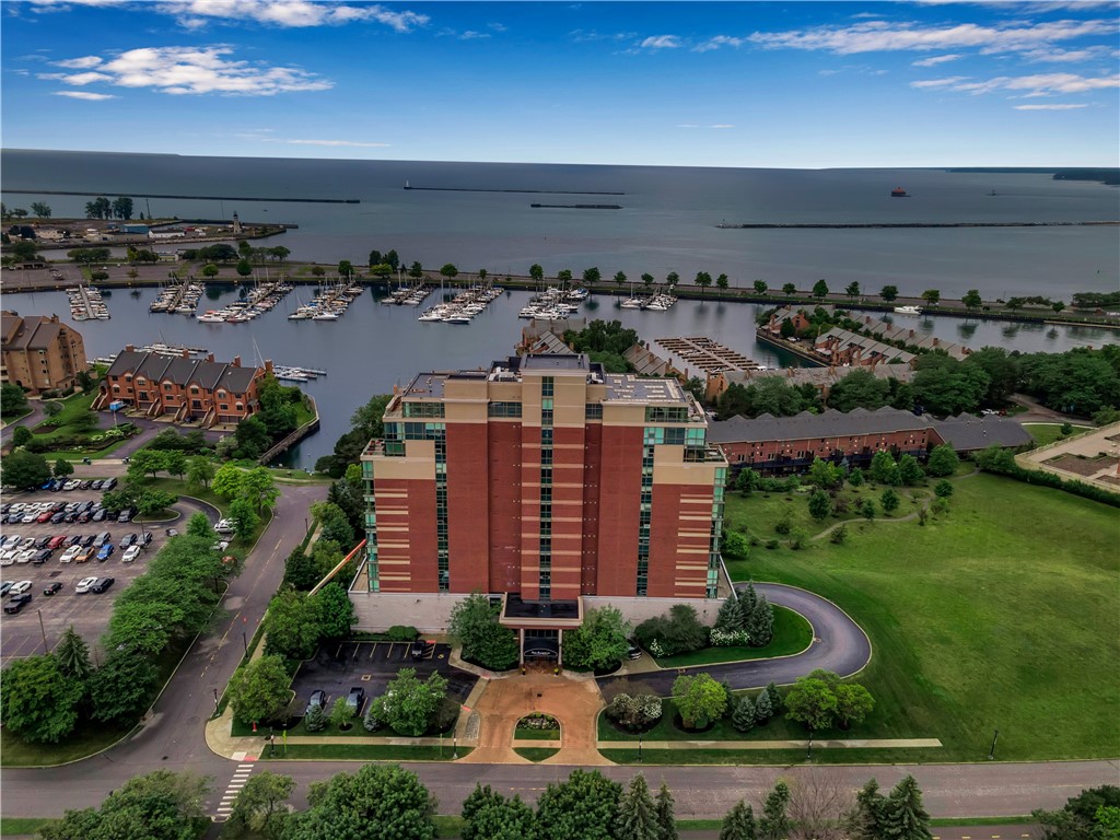 photo RnpUP-4DmNFnTjGkvZJ: 132 Lakefront Boulevard 104, Buffalo NY 14202