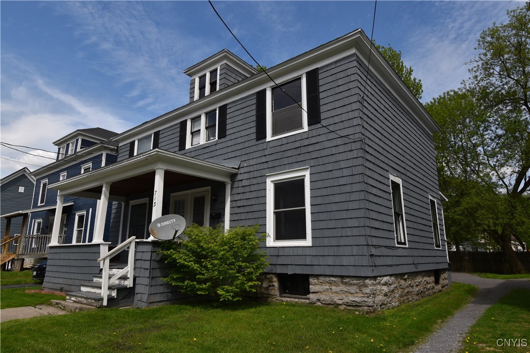photo 2 : 713 Myrtle Avenue, Watertown City NY 13601