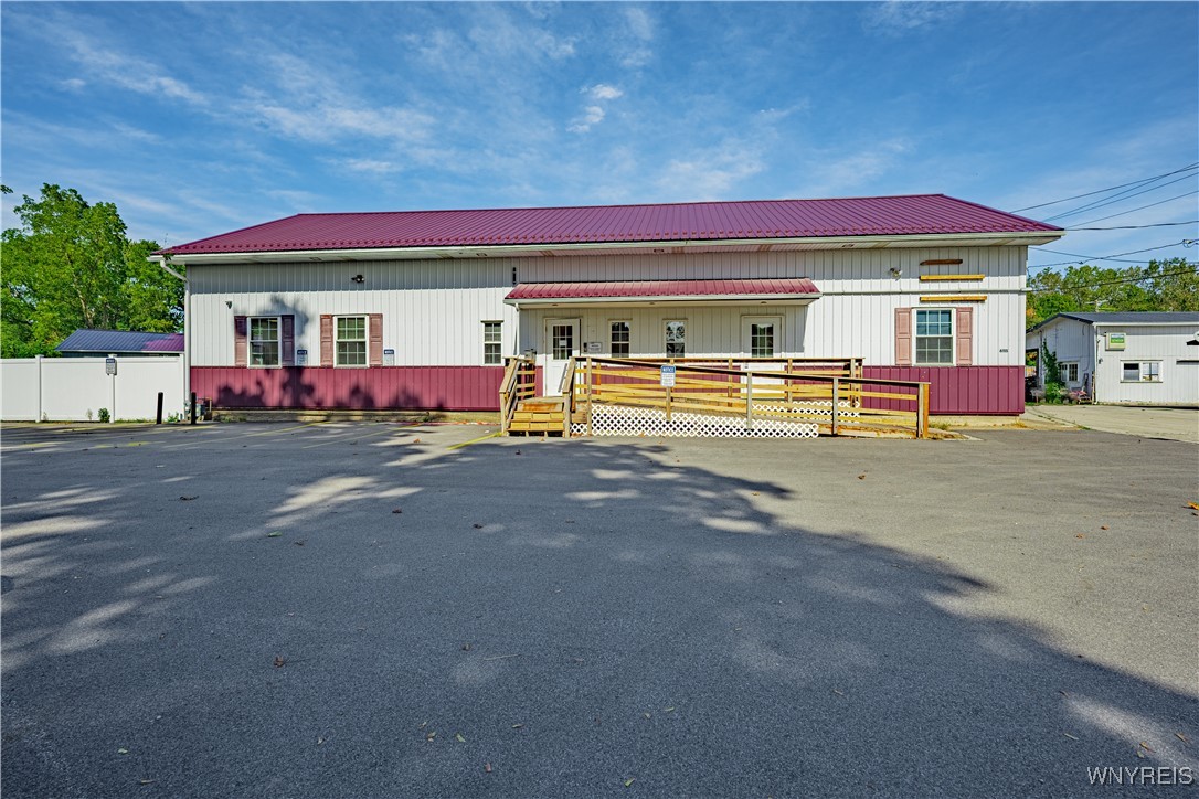 photo CW8u6fC7d1yHPNVDzDa1wMZC6A: 6115 1st Street, Newfane NY 14108