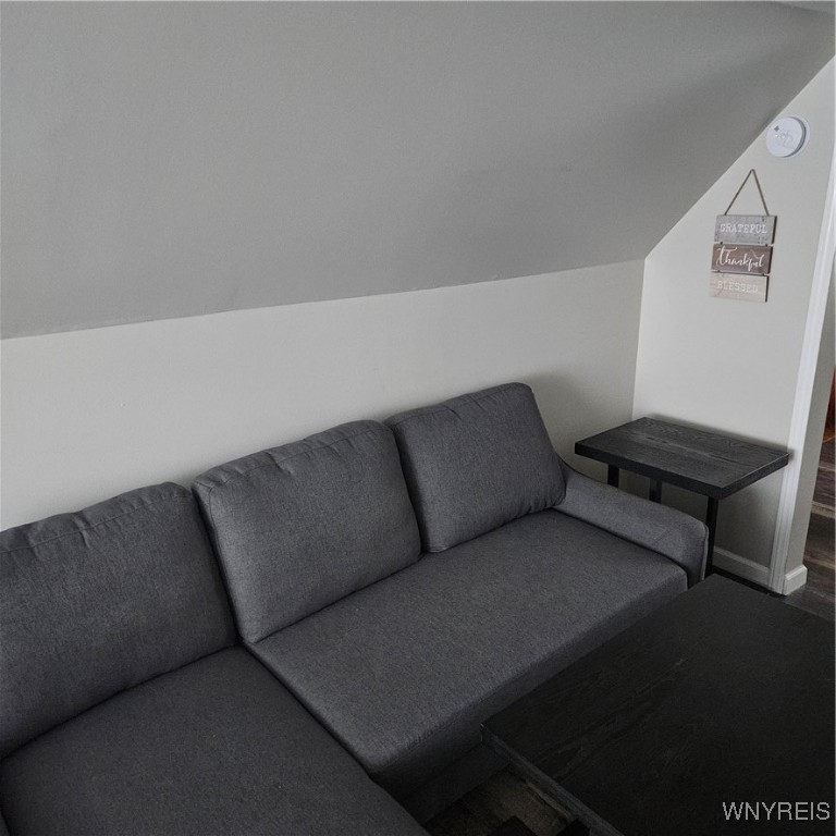 photo 3lVPIdVU0Gj6q3uME: 190 Wakefield Avenue, Buffalo NY 14215