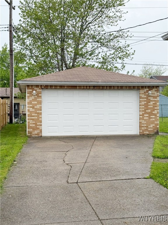 photo 2 : 30 Nassau Lane, Cheektowaga NY 14225