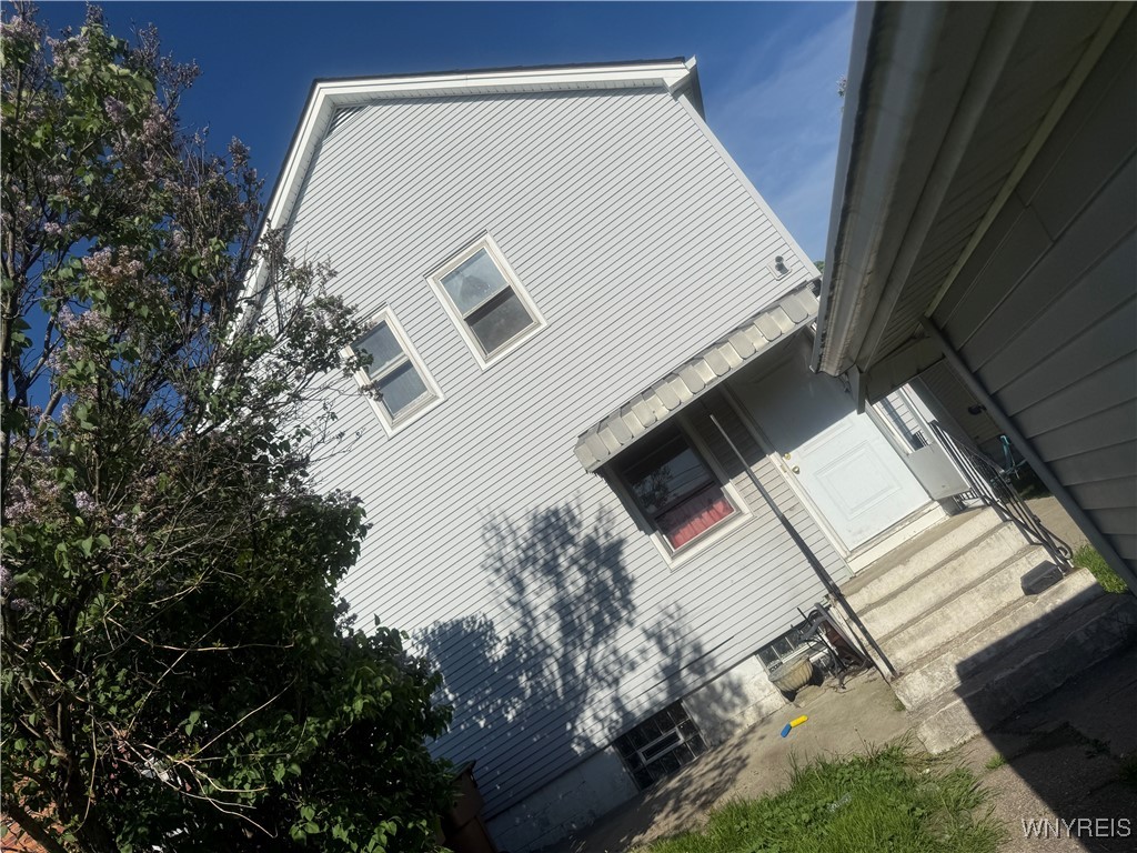 photo 3 : 30 Woodell Avenue, Cheektowaga NY 14211