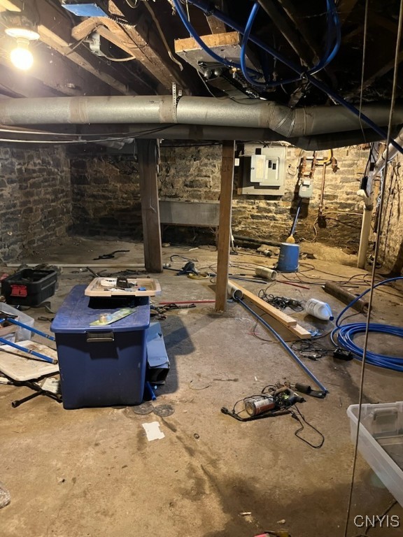 photo 1O6qsShzpOU6wUiP0U0nfEe2SHw2ul9O1pPpWqkNJU: 716 Franklin Street, Watertown City NY 13601