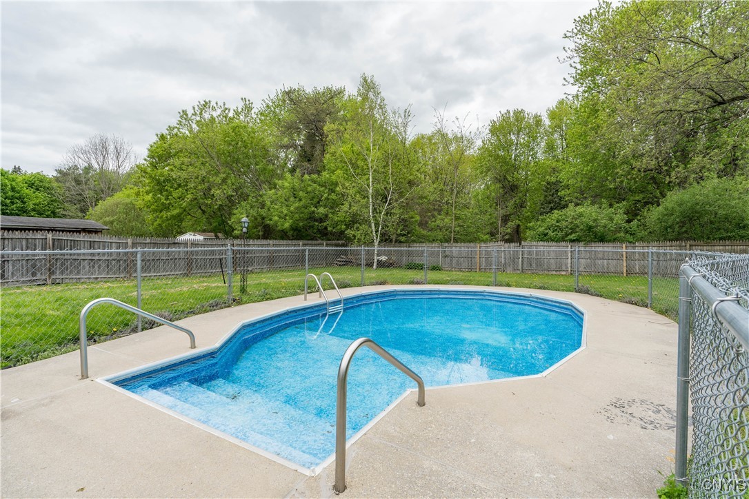 photo 36MKHBlze1lCRnjE8mGk: 316 Bugbee Drive, Watertown City NY 13601
