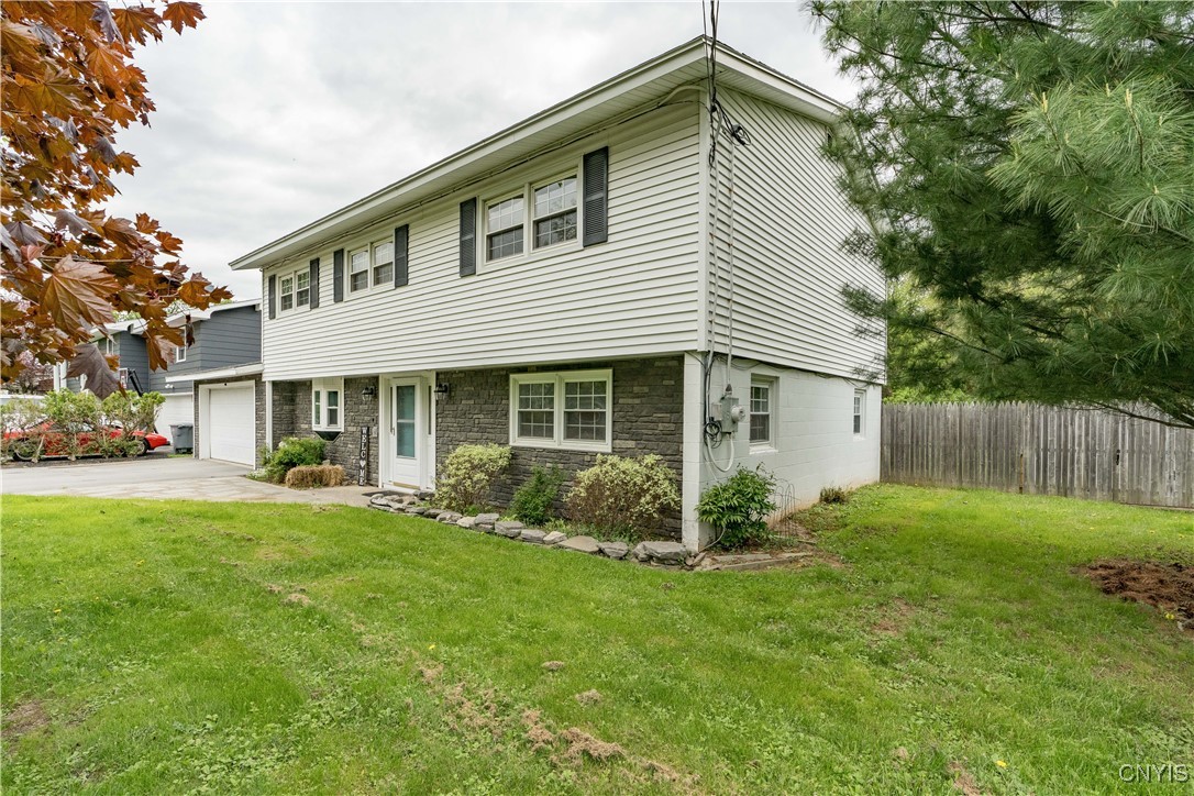 photo AsoDbgRd3HgUJlnrypS: 316 Bugbee Drive, Watertown City NY 13601
