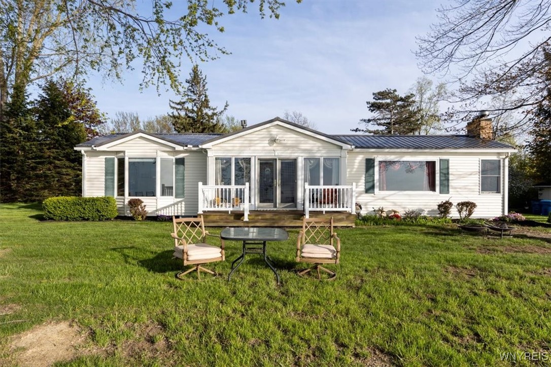 photo oKQocJgj3MzrTo: 9910 & 9912 Shorecliff Road, Evans NY 14006