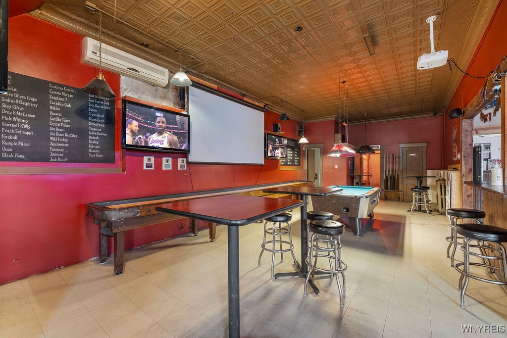 photo 2 : 301 Hyde Park Boulevard, Niagara Falls NY 14303