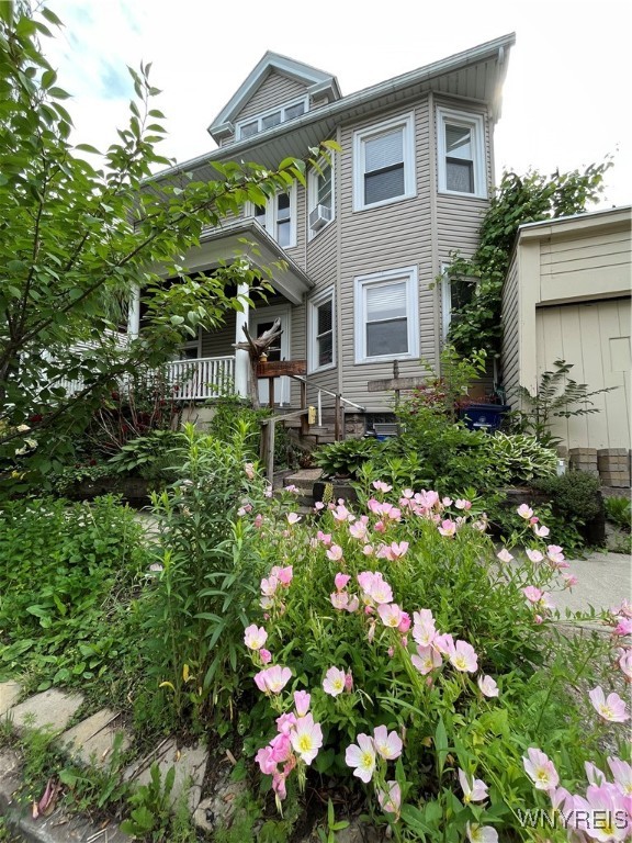 photo 0: 11 Abbottsford Place, Buffalo NY 14213