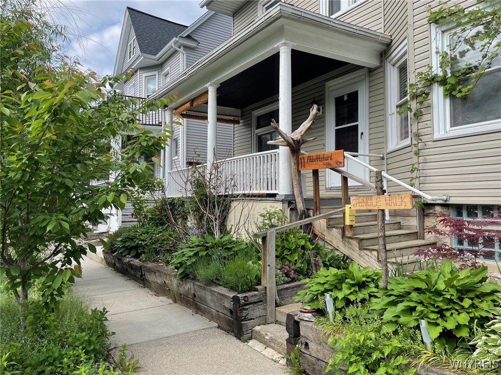 photo 1 : 11 Abbottsford Place, Buffalo NY 14213