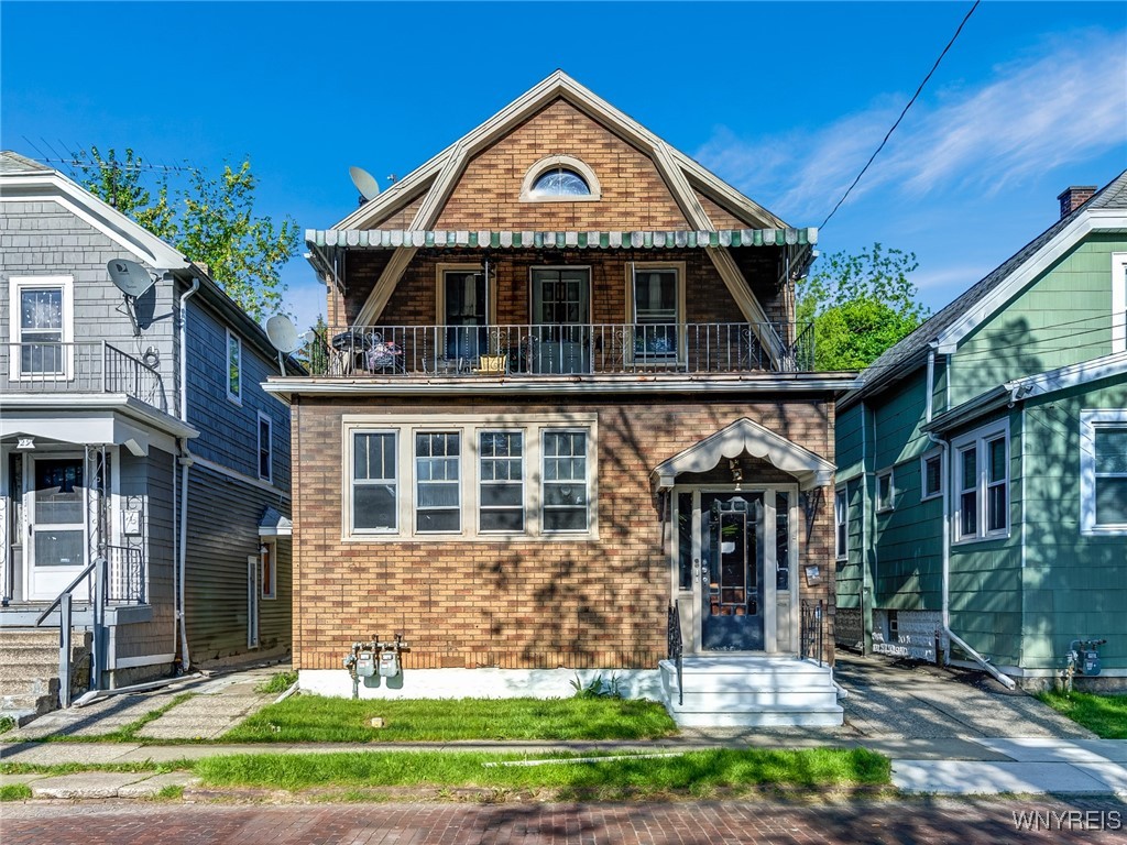 photo oj: 27 East End Avenue, Cheektowaga NY 14225