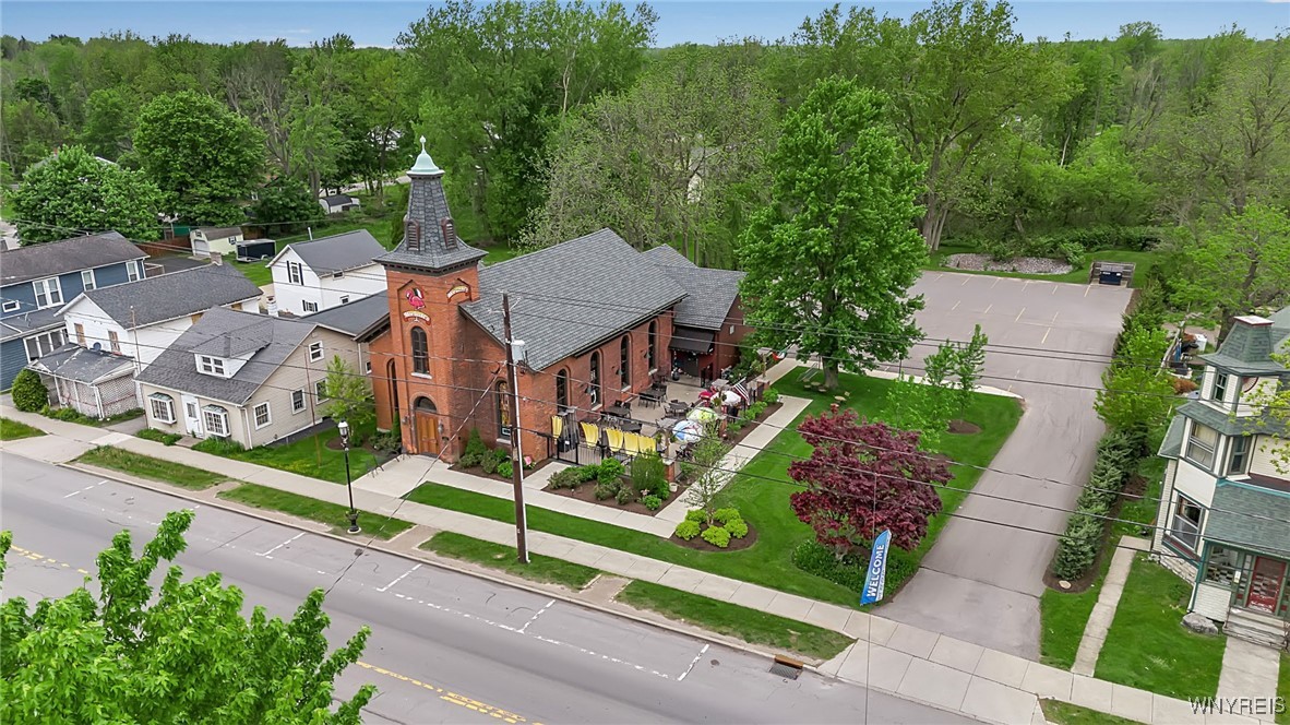 photo 3 : 10678 Main Street, Clarence NY 14031