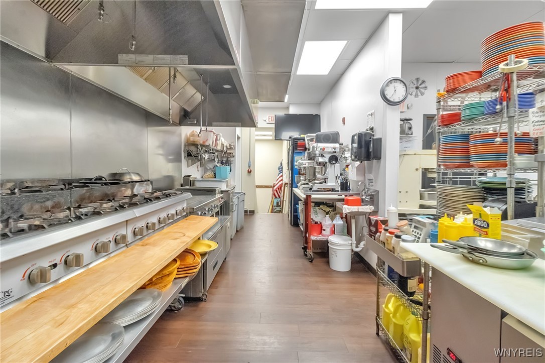photo qWAY9PnQ7fk: 10678 Main Street, Clarence NY 14031