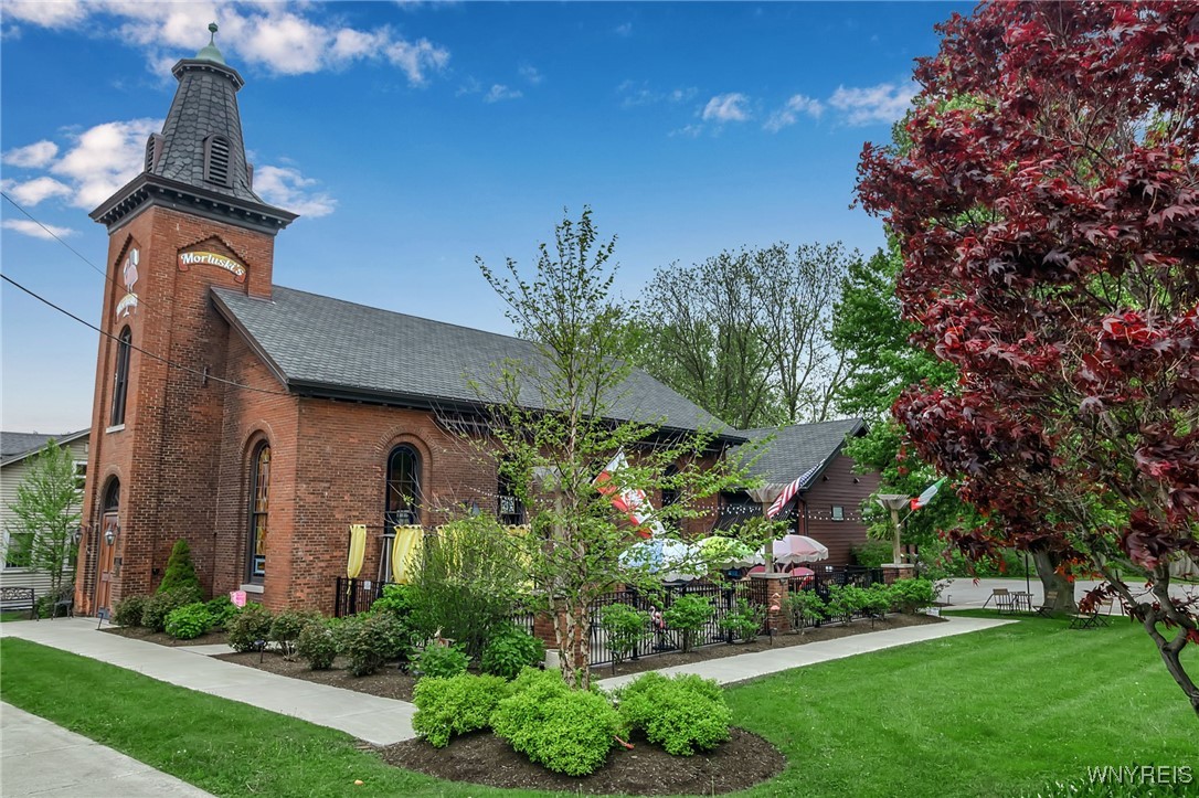 photo 4 : 10678 Main Street, Clarence NY 14031