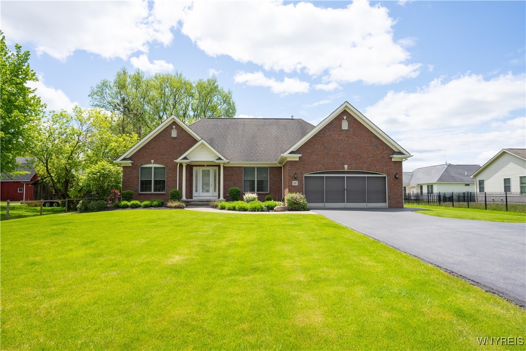 photo tVFxDeY2y63u0: 5067 William Street, Lancaster NY 14086