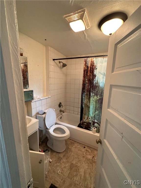 photo 1 : 113 East Lynde Street 3, Watertown City NY 13601