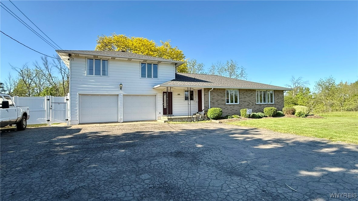 photo jvM5A0GQ: 2305 Lockport Road, Wheatfield NY 14132