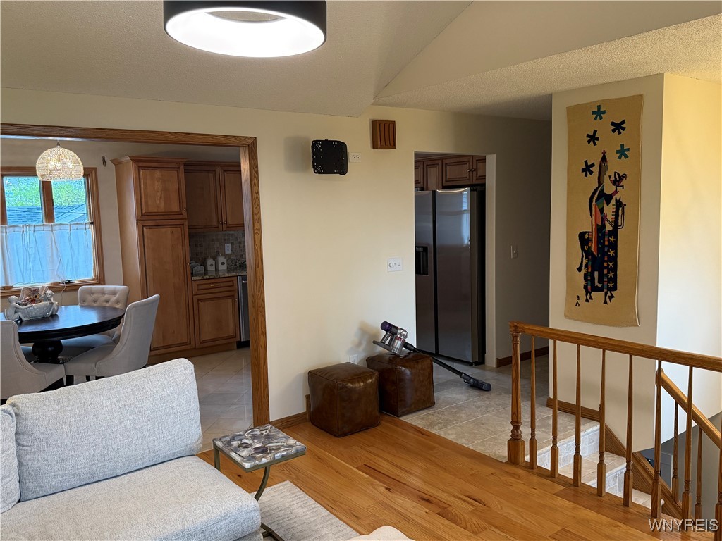 photo 2 : 211 South Shore Drive, Hamburg NY 14219