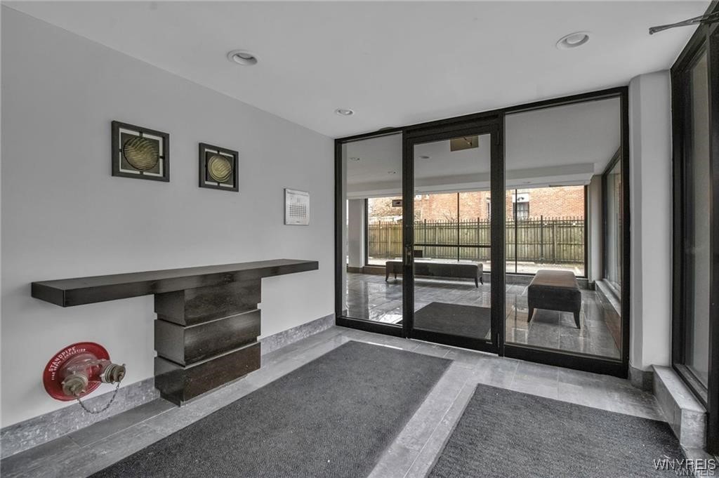 photo 2 : 849 Delaware Avenue 204, Buffalo NY 14209