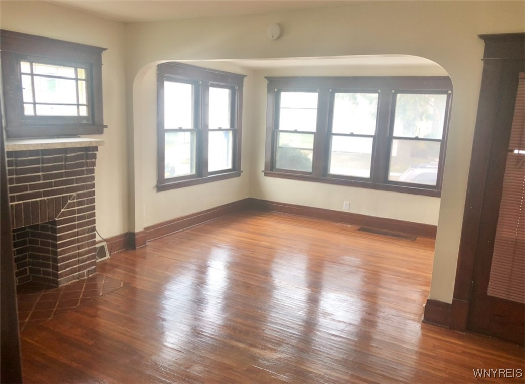 photo OKjf-OePIuEbGw8bwELjvAr2AsnX01C9CijhI: 11 Verdun Avenue, Buffalo NY 14214