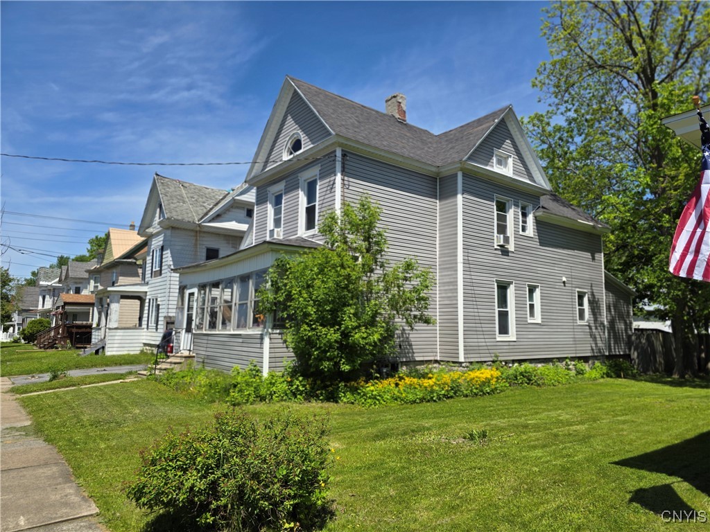 photo afvy1wK4vhQQNehm3im5zdYbhx-4KoQx-bBps8: 919 Academy Street, Watertown City NY 13601