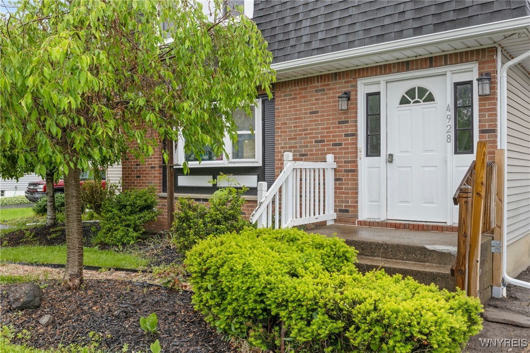 photo undefined: 4928 Richmond Avenue, Hamburg NY 14219