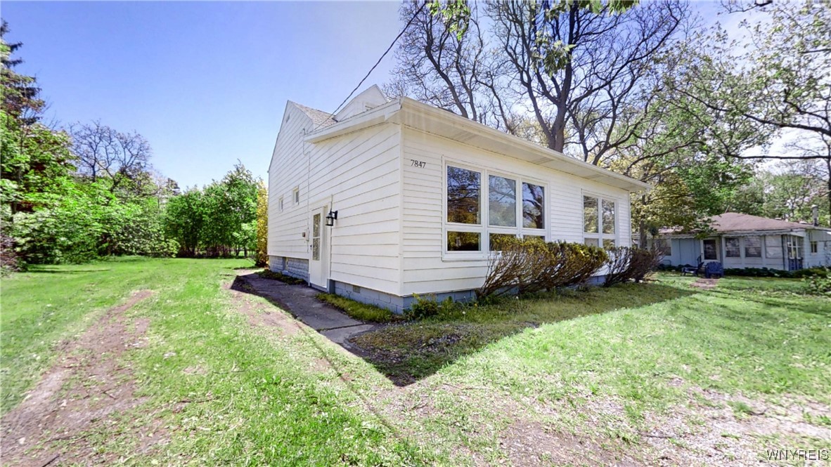 photo 1uLDFfxbXc3npww0czpFBAu4vpp-k: 7847 Erie Road, Evans NY 14047