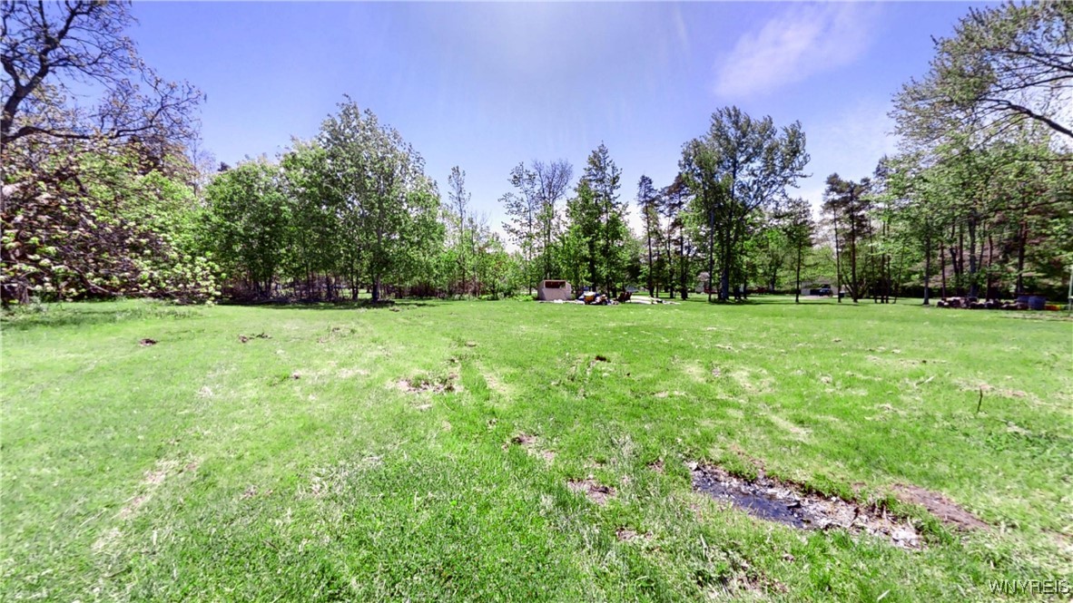 photo 2 : 7847 Erie Road, Evans NY 14047