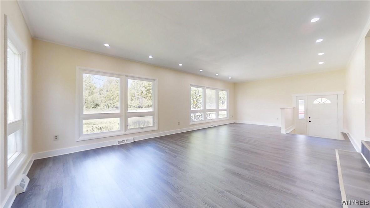 photo 3 : 7847 Erie Road, Evans NY 14047