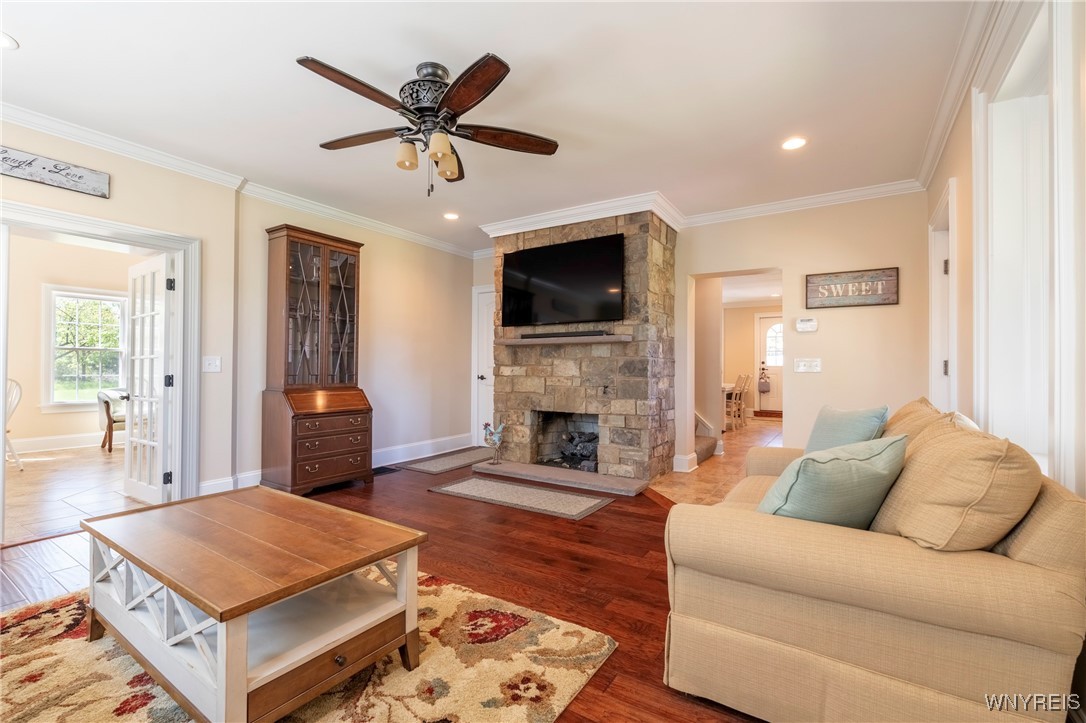 photo 6HeUbqzqrW-oPizo: 8785 Main Street, Clarence NY 14221