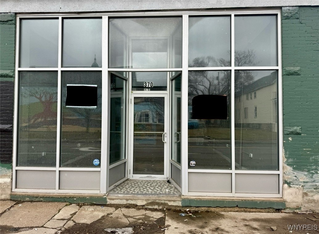 photo TTQ-UovmZ1N7x9Qpg: 370 Amherst Street, Buffalo NY 14207