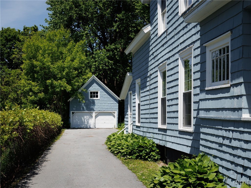 photo 2 : 427 Flower Avenue East, Watertown City NY 13601
