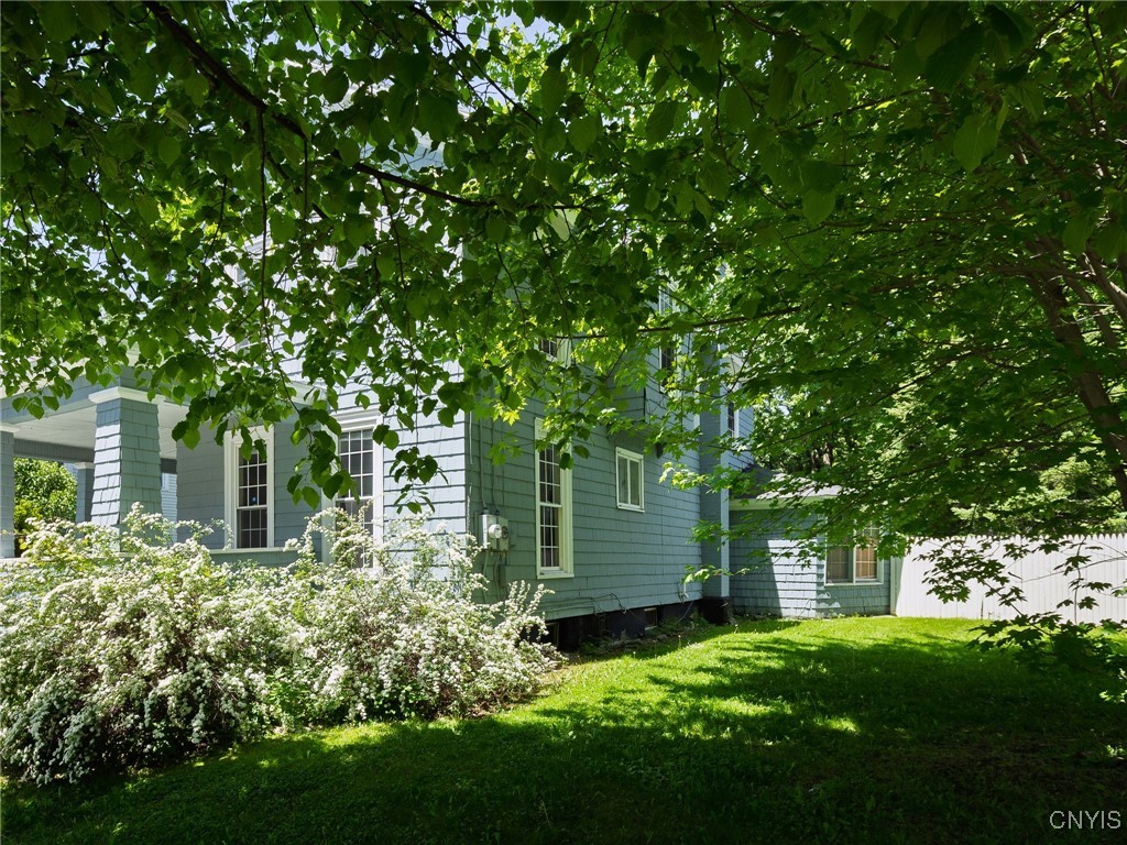 photo 3 : 427 Flower Avenue East, Watertown City NY 13601